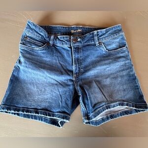 Wrangler womens shorts Sz 32 mid Rise Jeans Blue denim western cowgirl Brown Tag